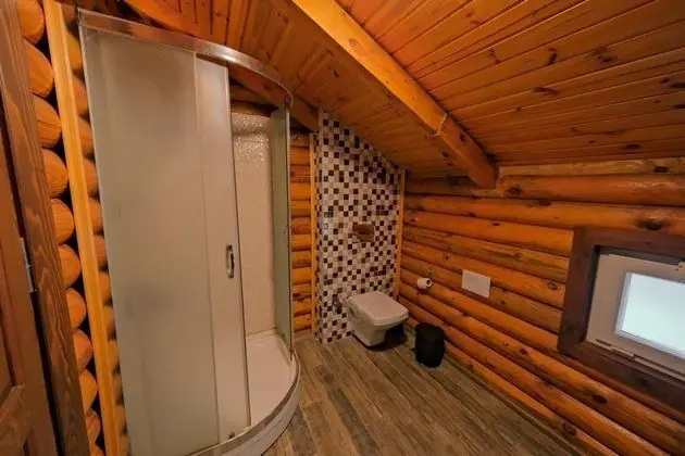 Bungalow, Göl Manzaralı, Isıtmalı Özel Havuzlu