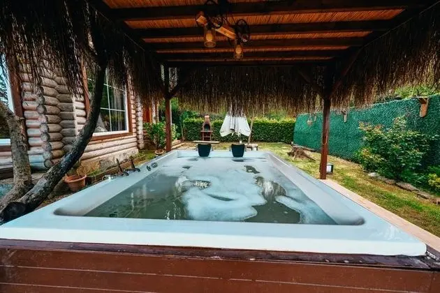 Bungalow, Göl Manzaralı, Isıtmalı Özel Havuzlu