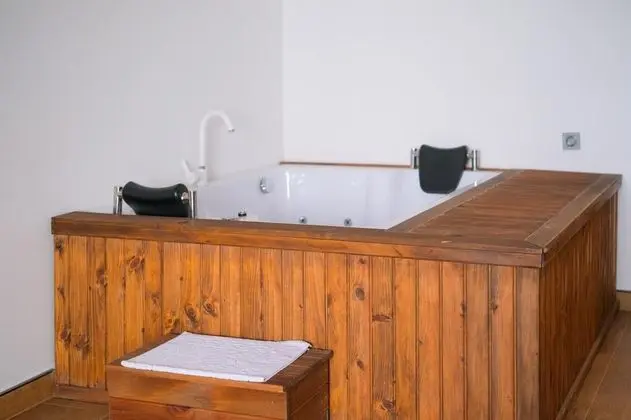 Jakuzili Deluxe Oda, Göl Manzaralı, Ortak Havuzlu