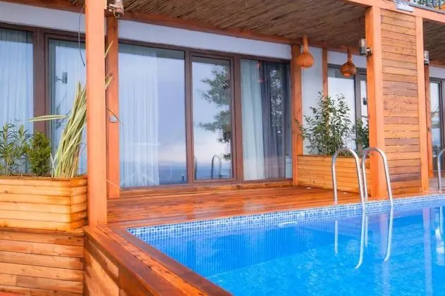 Jakuzili Deluxe Oda, Göl Manzaralı, Ortak Havuzlu