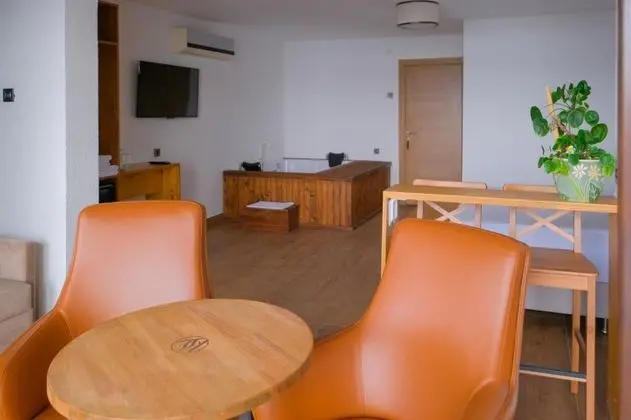 Jakuzili Deluxe Oda, Göl Manzaralı, Ortak Havuzlu