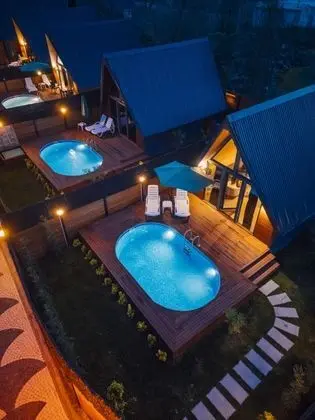 Bungalow 2+1 Oda, Isıtmalı Özel Havuzlu