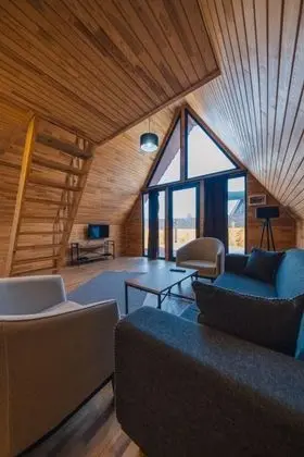 Bungalow 2+1 Oda, Isıtmalı Özel Havuzlu