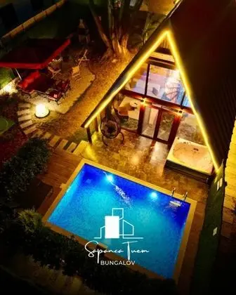 Bungalow, Bahçe Manzaralı, Özel Havuzlu