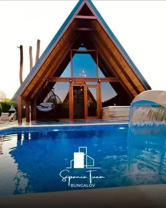 Jakuzili Bungalow , Bahçe Manzaralı, Özel Havuzlu