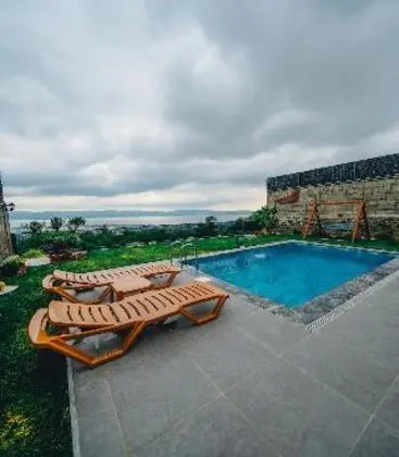 BUNGALOW