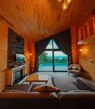 BUNGALOW