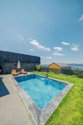 Deluxe Bungalow, Göl Manzaralı, Isıtmalı Özel Havuzlu