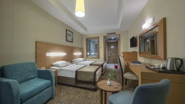 https://images.etstur.com/files/images/hotelImages/TR/51688/l/Saphir-Hotel-Oda-361213.jpg