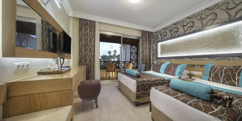 https://images.etstur.com/files/images/hotelImages/TR/51688/l/Saphir-Hotel-Oda-361216.jpg