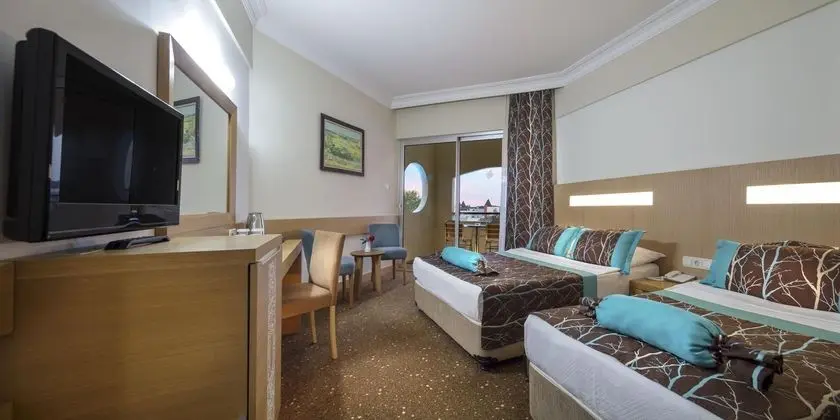 https://images.etstur.com/files/images/hotelImages/TR/51688/l/Saphir-Hotel-Oda-361218.jpg