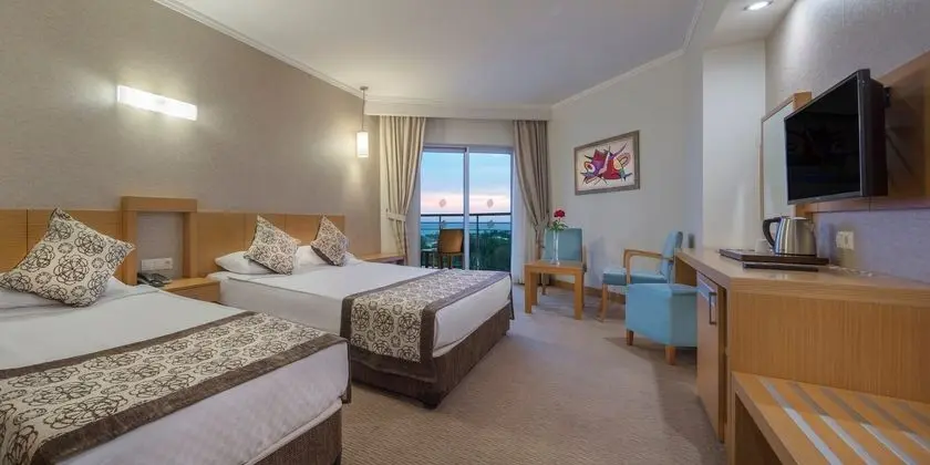 https://imagessl.etstur.com/files/images/hotelImages/TR/51148/l/Saphir-Resort---Spa-Oda-291690.jpg