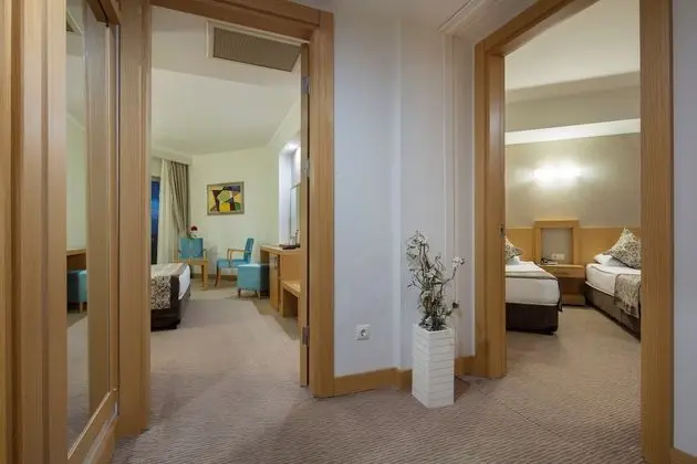 https://imagessl.etstur.com/files/images/hotelImages/TR/51148/l/Saphir-Resort---Spa-Oda-291692.jpg