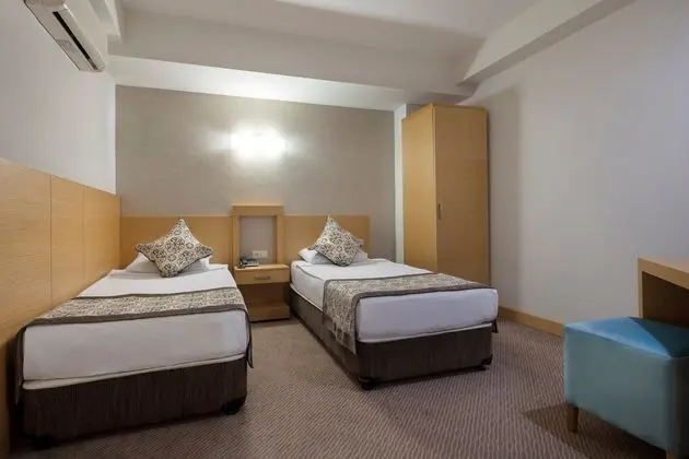 https://imagessl.etstur.com/files/images/hotelImages/TR/51148/l/Saphir-Resort---Spa-Oda-291693.jpg