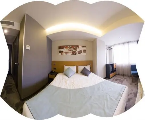 Çift Kişilik, Şehir Manzaralı