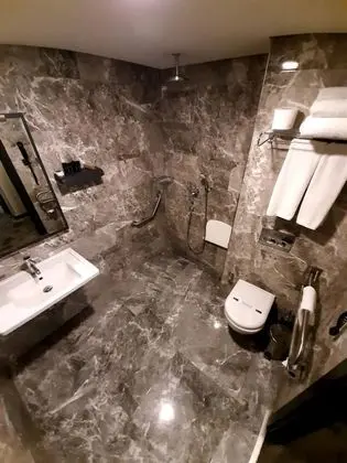 Twin, Şehir Manzaralı