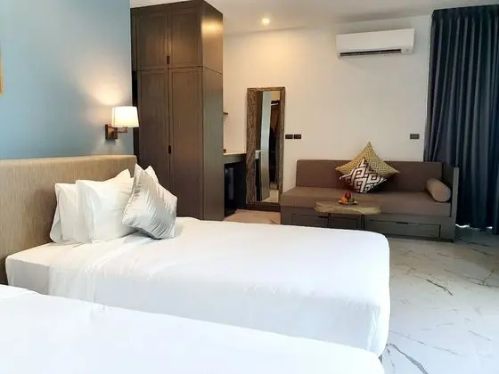 Deluxe Corner Room