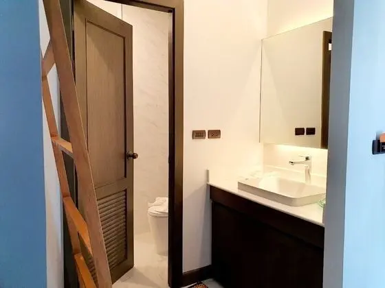 Deluxe Corner Room