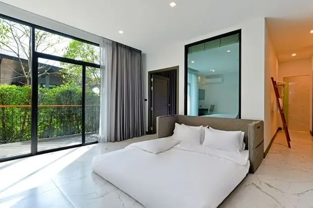 Lotus Suite