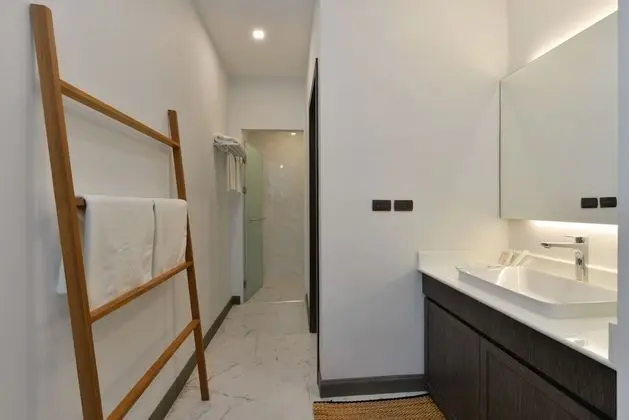 Lotus Suite