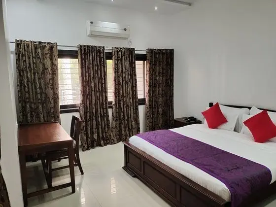 Comfort Tek Büyük Yataklı Oda, 1 En Büyük (King) Boy Yatak, Balkon, Bahçe Manzaralı