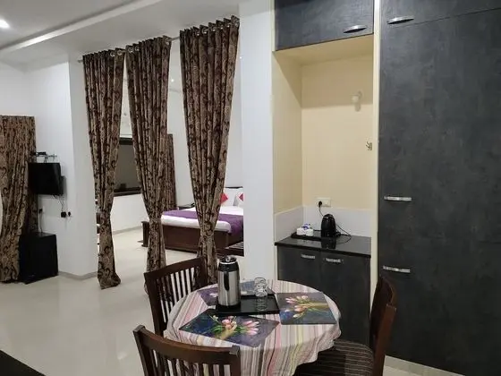 Comfort Tek Büyük Yataklı Oda, 1 En Büyük (King) Boy Yatak, Balkon, Bahçe Manzaralı