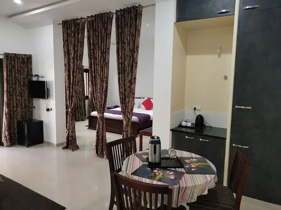 Comfort Tek Büyük Yataklı Oda, 1 En Büyük (King) Boy Yatak, Balkon, Bahçe Manzaralı