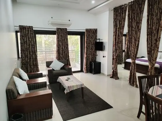 Comfort Tek Büyük Yataklı Oda, 1 En Büyük (King) Boy Yatak, Balkon, Bahçe Manzaralı