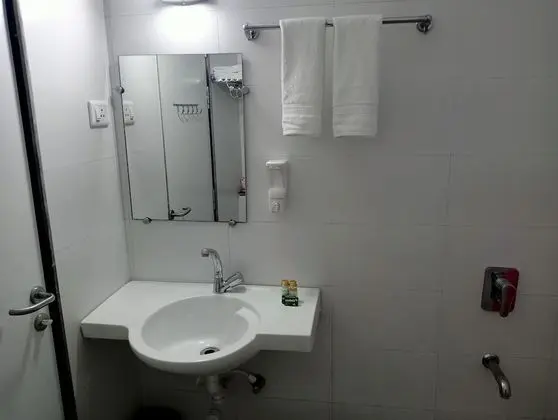 Comfort Tek Büyük Yataklı Oda, 1 En Büyük (King) Boy Yatak, Balkon, Bahçe Manzaralı