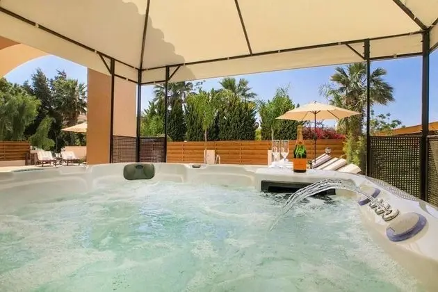 Villa, 5 Yatak Odası, Kişiye Özel Havuzlu