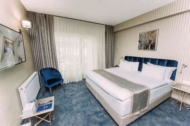 Deluxe Tek Büyük Yataklı Oda