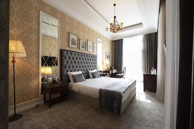 Deluxe Tek Büyük Yataklı Oda