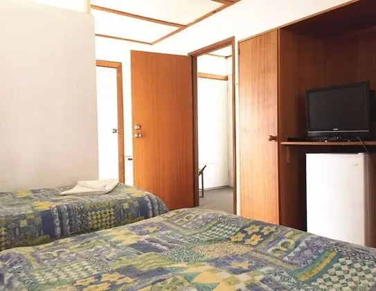 Family Oda, Sigara İçilmez (1 Queen  & 2 single beds.)