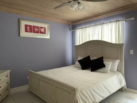 Ev (Townhouse accommodates four)