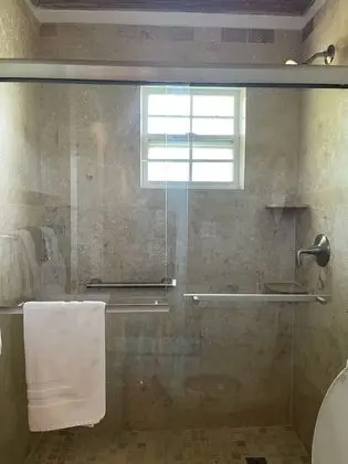 Ev (Townhouse accommodates six)