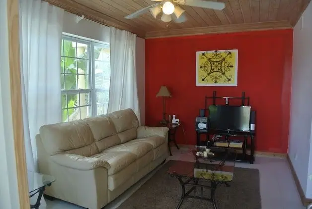 Ev (Townhouse accommodates two)