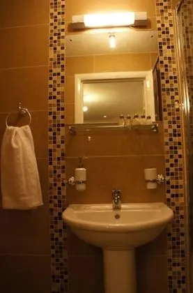 Üç Kişilik Oda, Özel Banyo