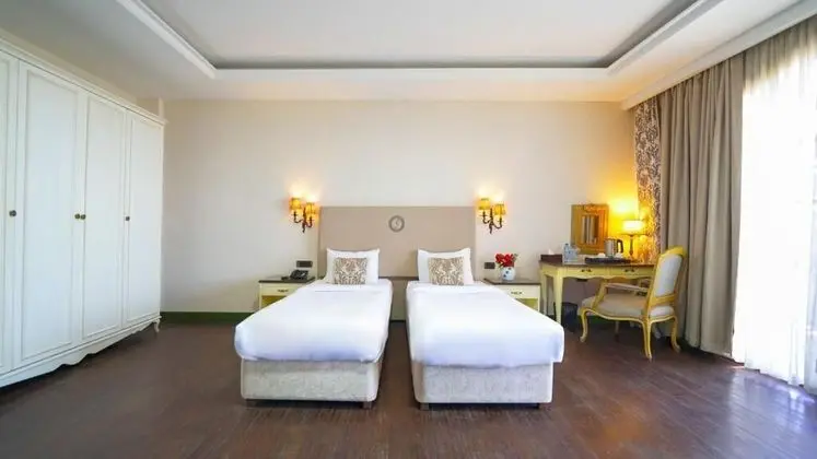 Deluxe Tek Büyük veya İki Ayrı Yataklı Oda