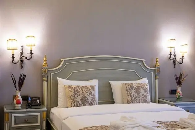 Standard Tek Büyük veya İki Ayrı Yataklı Oda