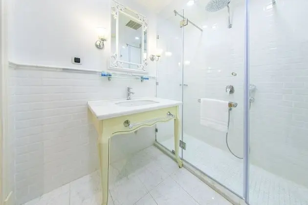 Standard Tek Büyük veya İki Ayrı Yataklı Oda