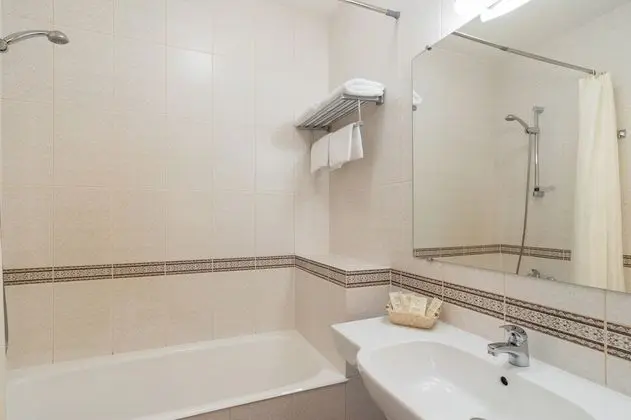 Deluxe Tek Büyük veya İki Ayrı Yataklı Oda