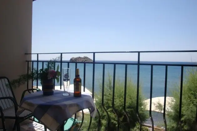 Tek Büyük veya İki Ayrı Yataklı Oda, Balkon