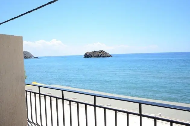Tek Büyük veya İki Ayrı Yataklı Oda, Balkon