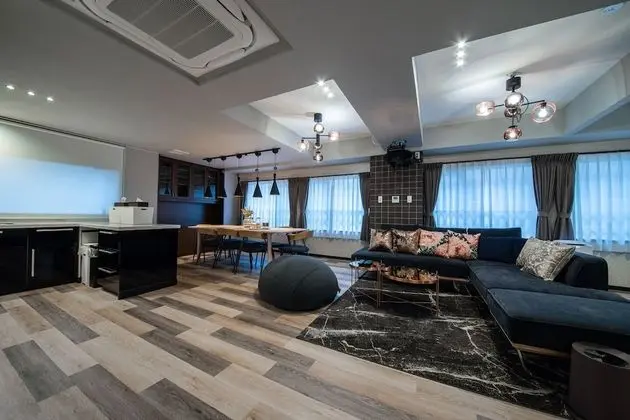 Luxury Oda, Sigara İçilmez (Theater)