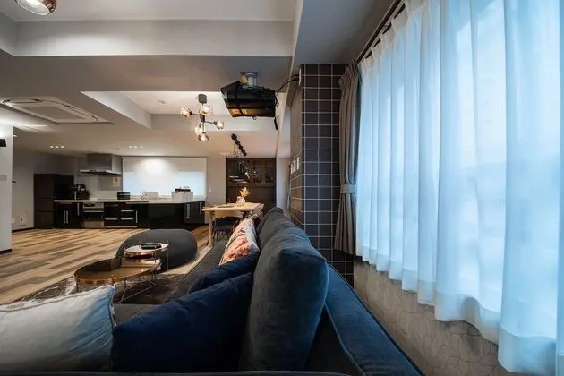 Luxury Oda, Sigara İçilmez (Theater)
