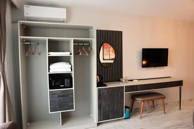 Çift Kişilik,Şehir Manzaralı