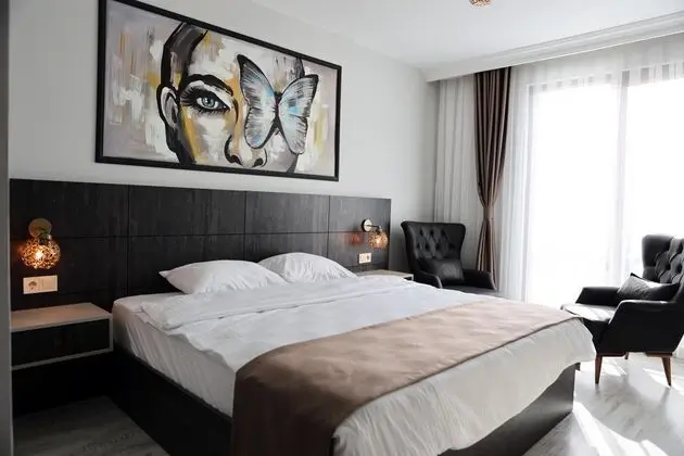 Çift Kişilik,Şehir Manzaralı