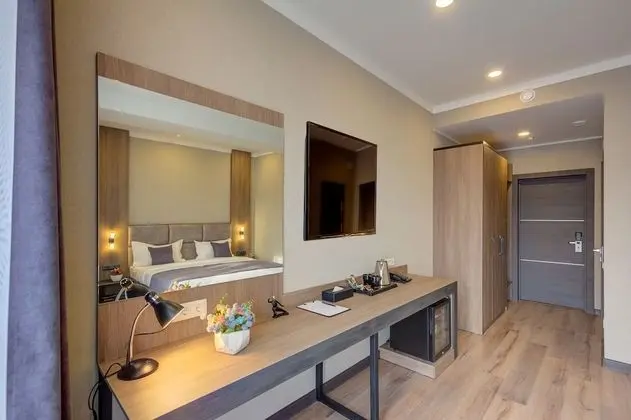 Deluxe Tek Büyük Yataklı Oda
