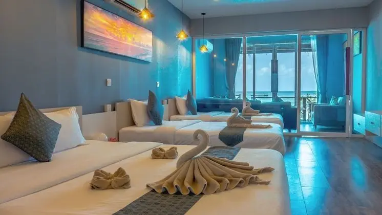 Superior Beach View Family Suite