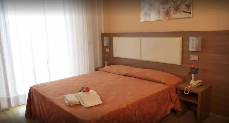 Üç Kişilik Oda